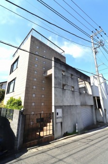 ■ 初公開 鉄筋コンクリート造の戸建 世田谷区奥沢8丁目 ■